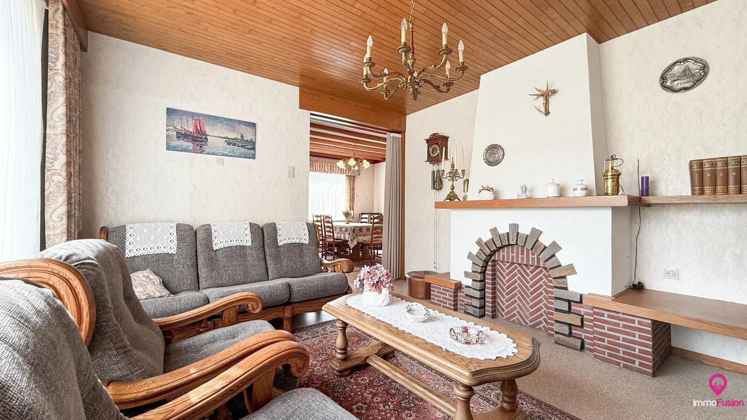 Rustig gelegen woning met dubbele garage, kelder en privacy! foto 5