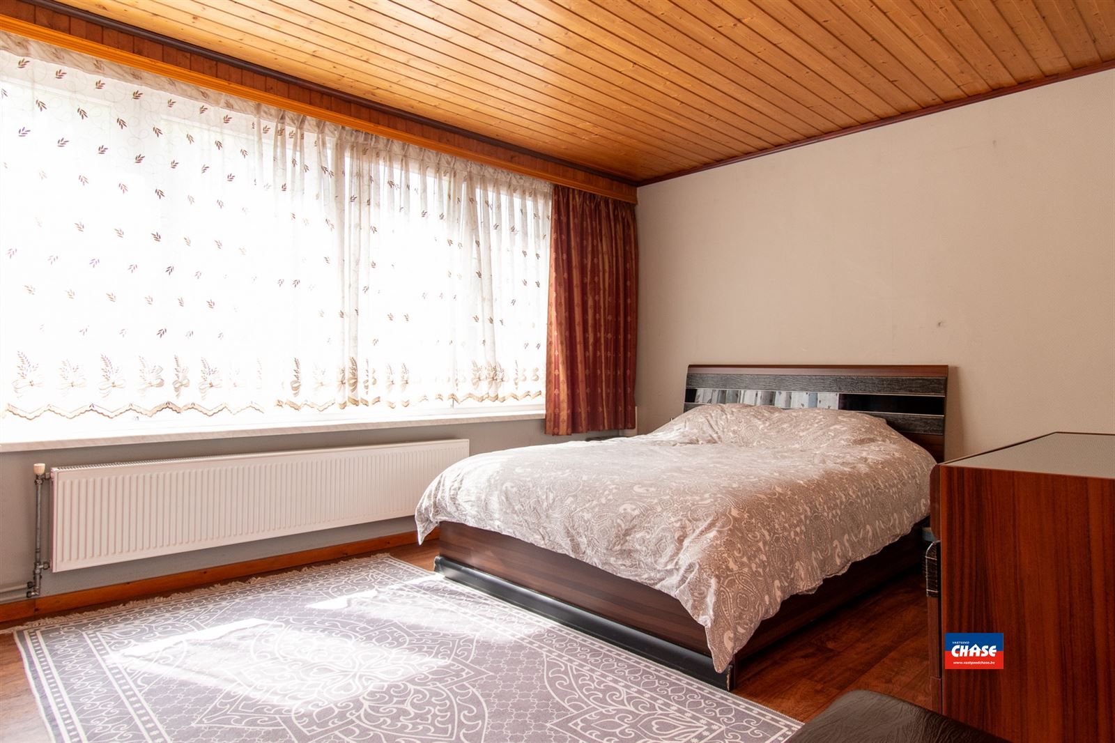 Gerenoveerde rijwoning met 4/5 slaapkamers en grote tuin foto 19