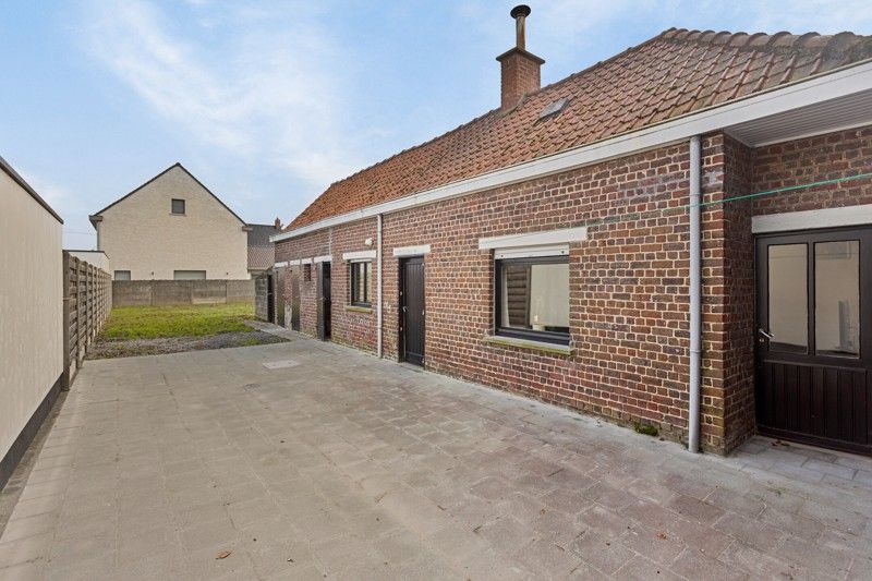 Kloeke, te renoveren, halfopen woning te koop met 3 slaapkamers in hartje Aarsele TE KOOP! foto 19