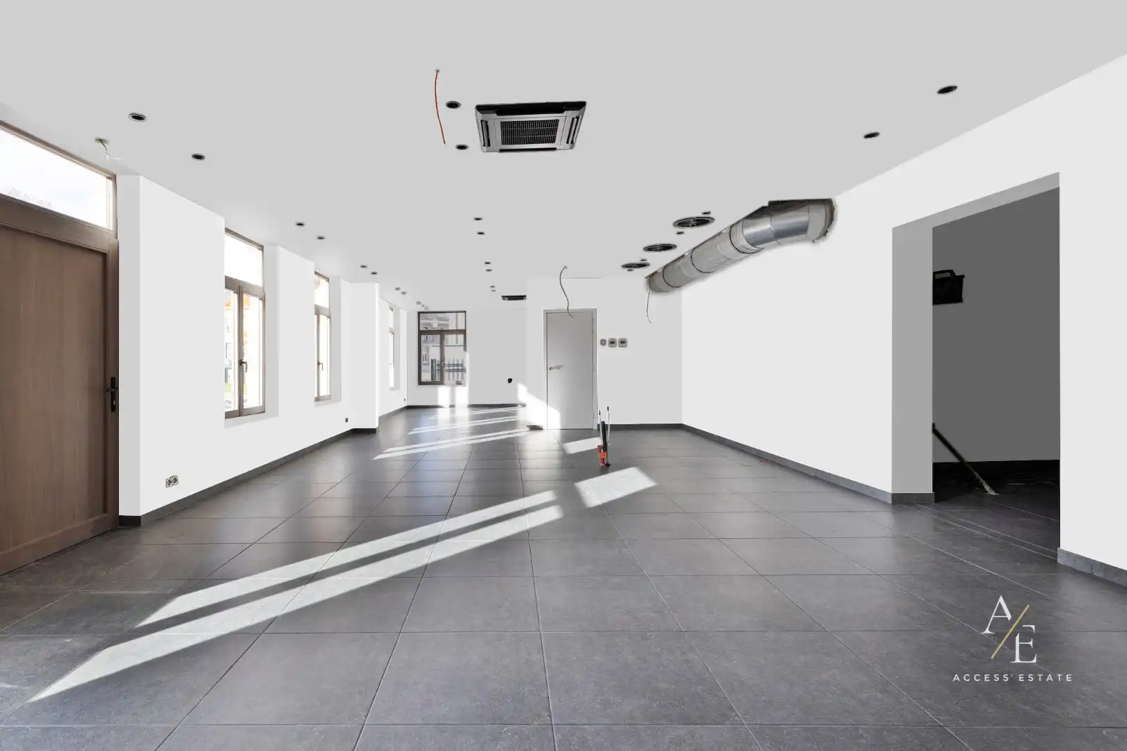 SCHELLEBELLE - Uniek horecapand met terras te huur! foto 3