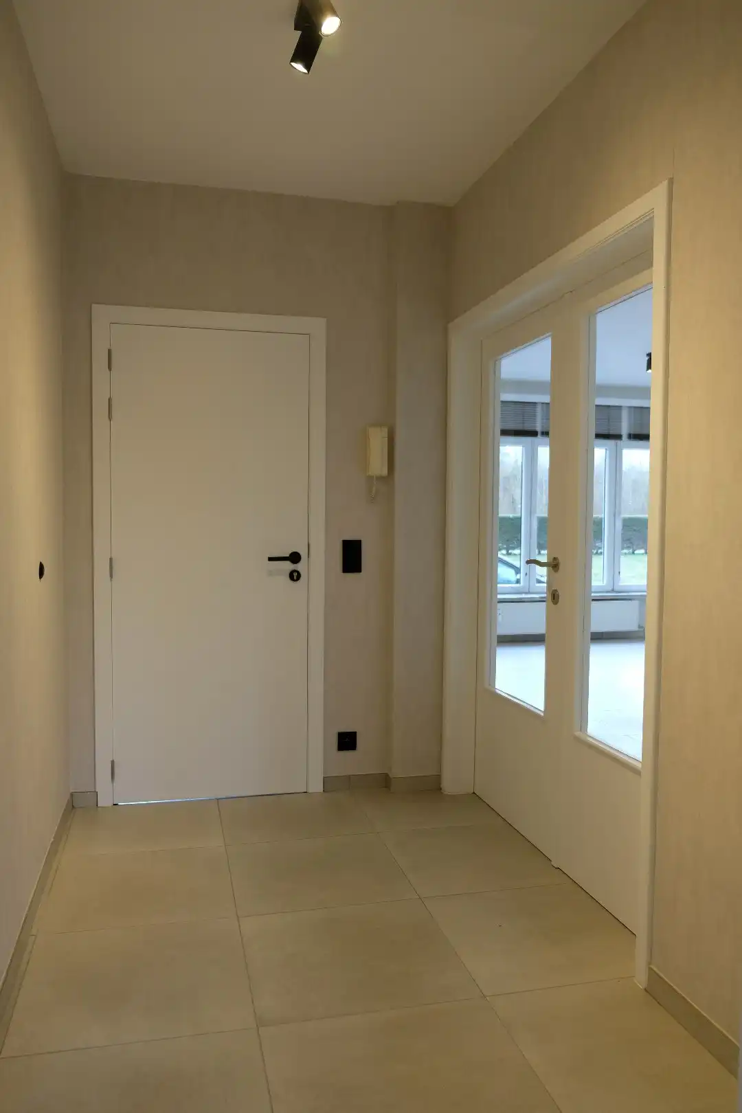 Gerenoveerd appartement met 2 slaapkamers, terras en tuin centrum Brakel foto 2