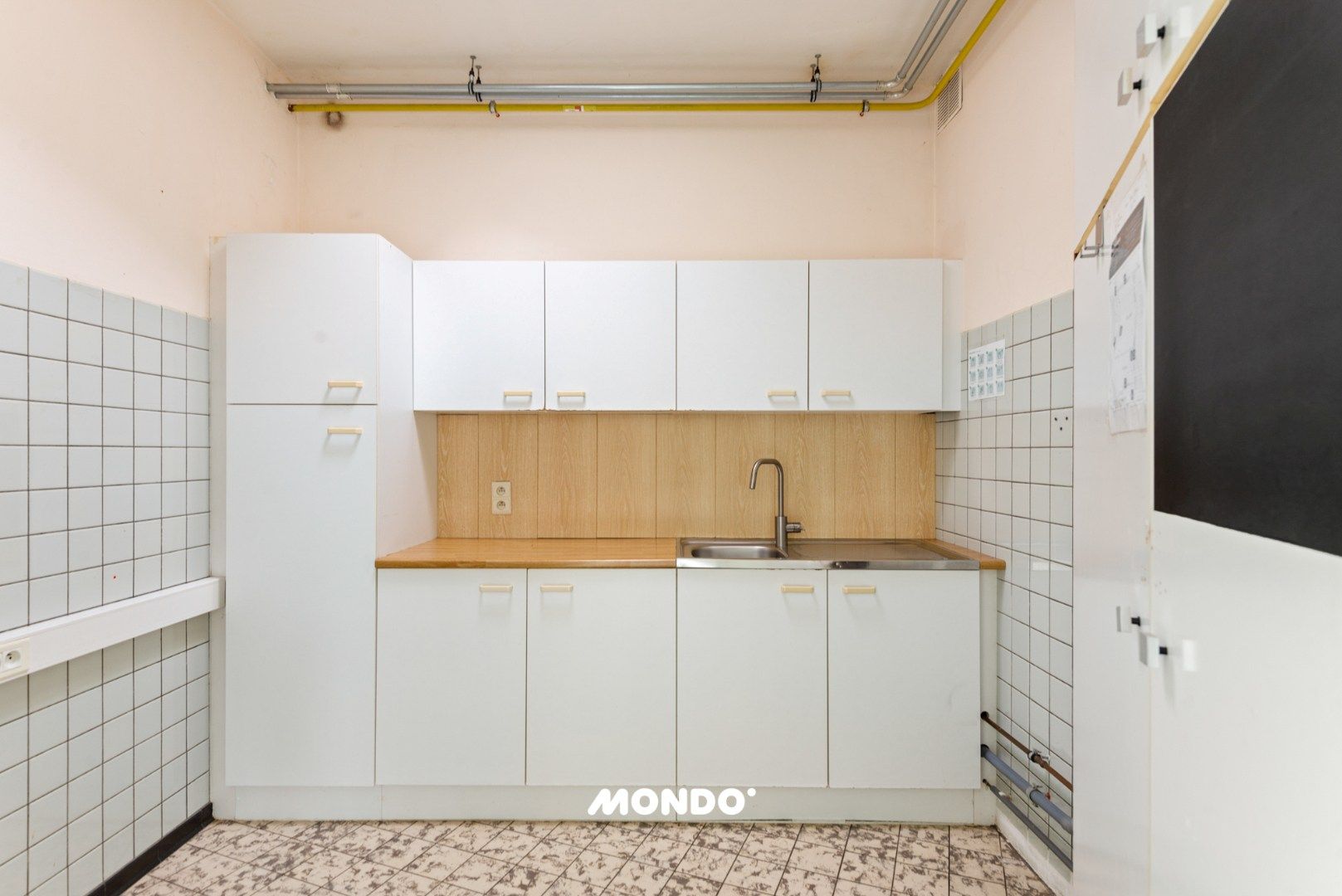 Veelzijdige praktijk- of kantoorruimte met tuin en terras nabij het centrum van Niel! foto 8