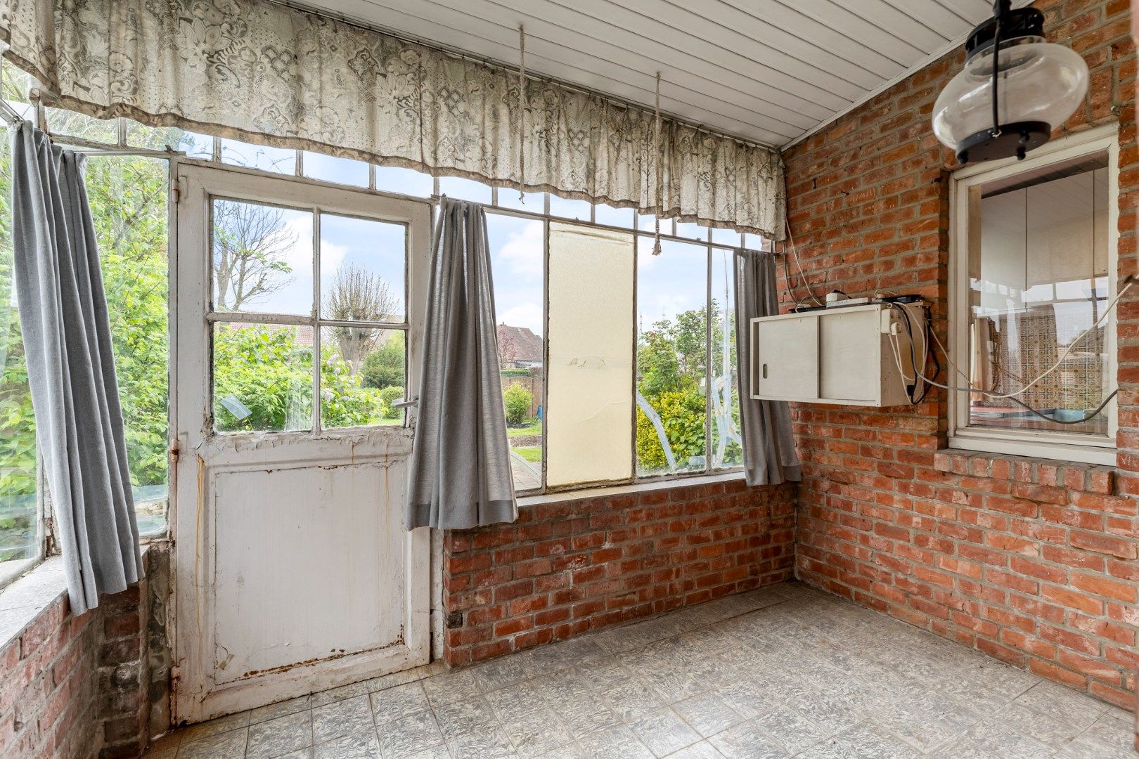 Te renoveren vrijstaande woning op een gunstig gelegen perceel van 12a 07ca vlakbij het centrum foto 28