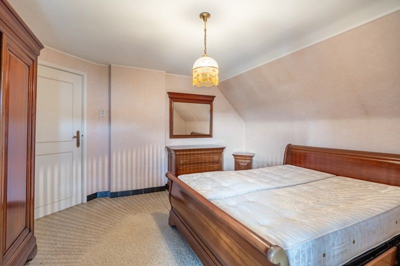 Woning, open bebouwing met naastliggende, grote loods op 18are foto 29