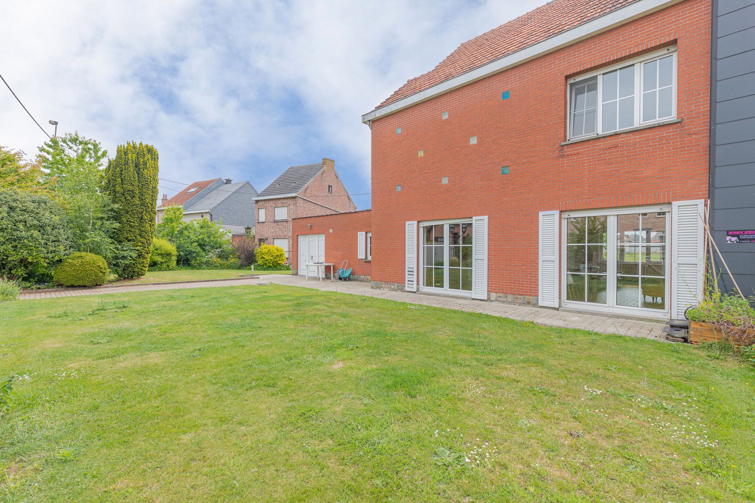 Hoofdfoto van de publicatie: Rustig gelegen woning met 3 slaapkamers en grote tuin!