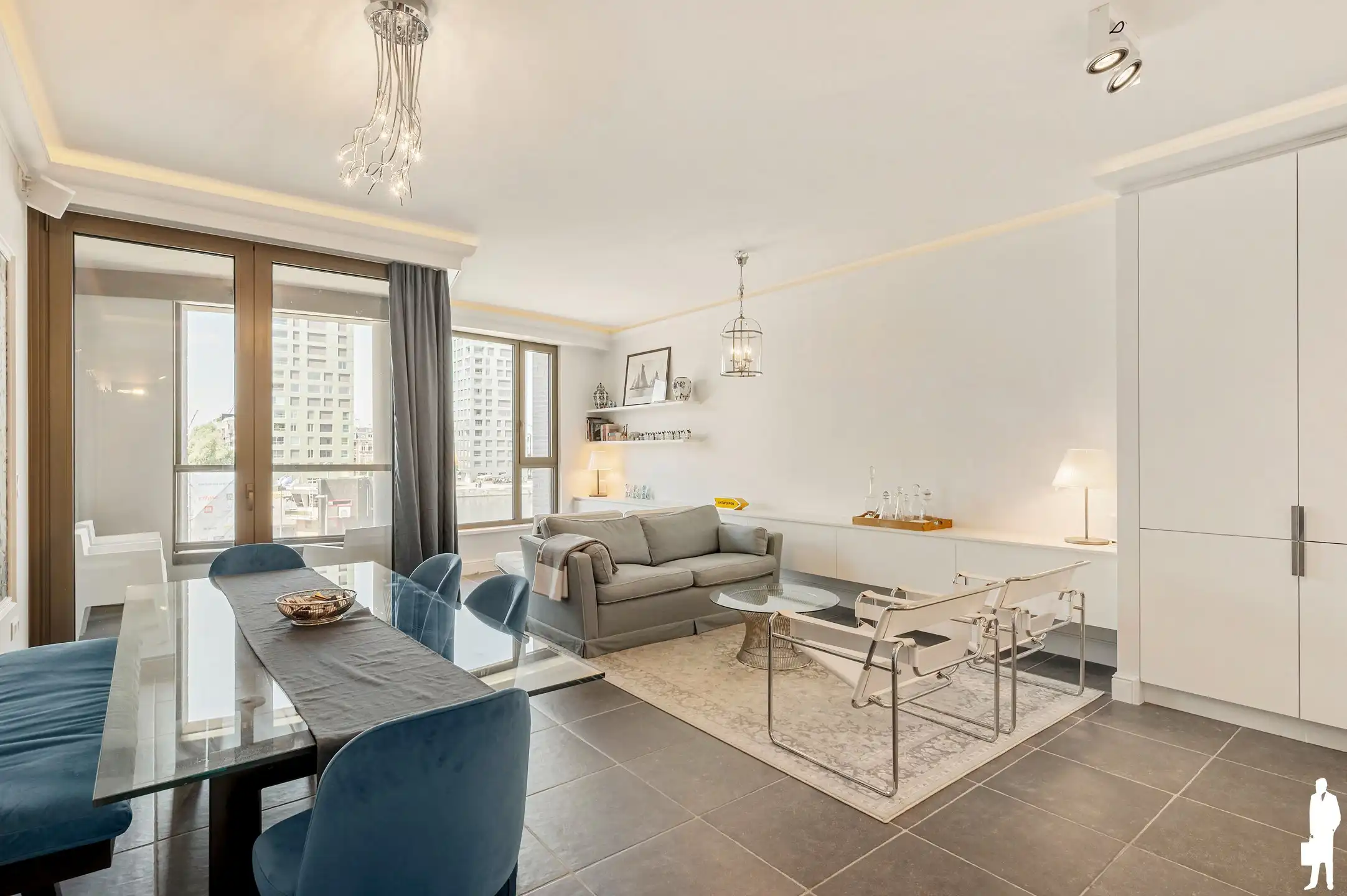 Lichtrijk BEN-appartement met open waterzicht in London Residence foto 9