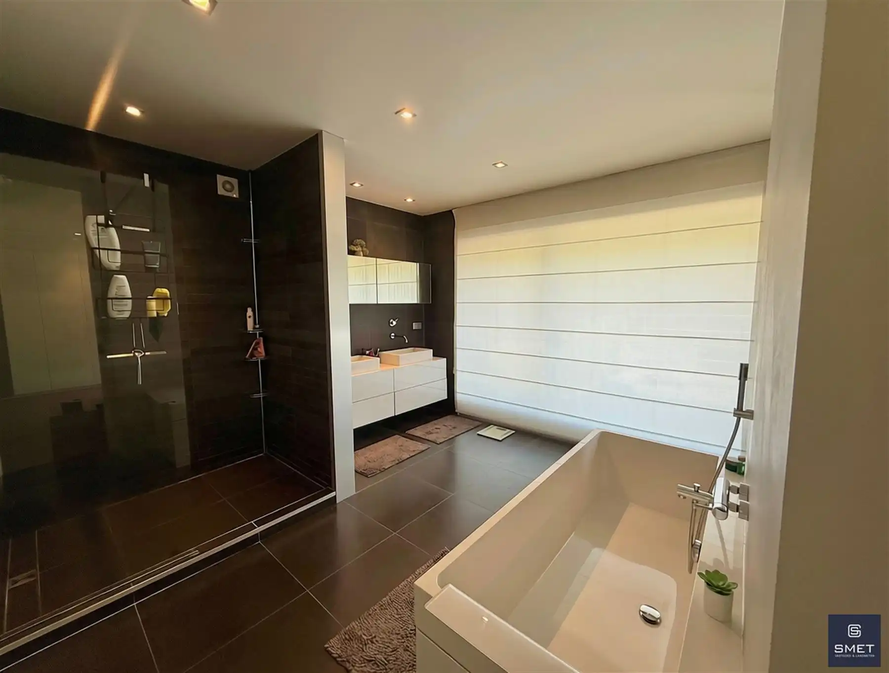 RUSTIG GELEGEN PRACHTIGE WONING  MET TOPAFWERKING  foto 17