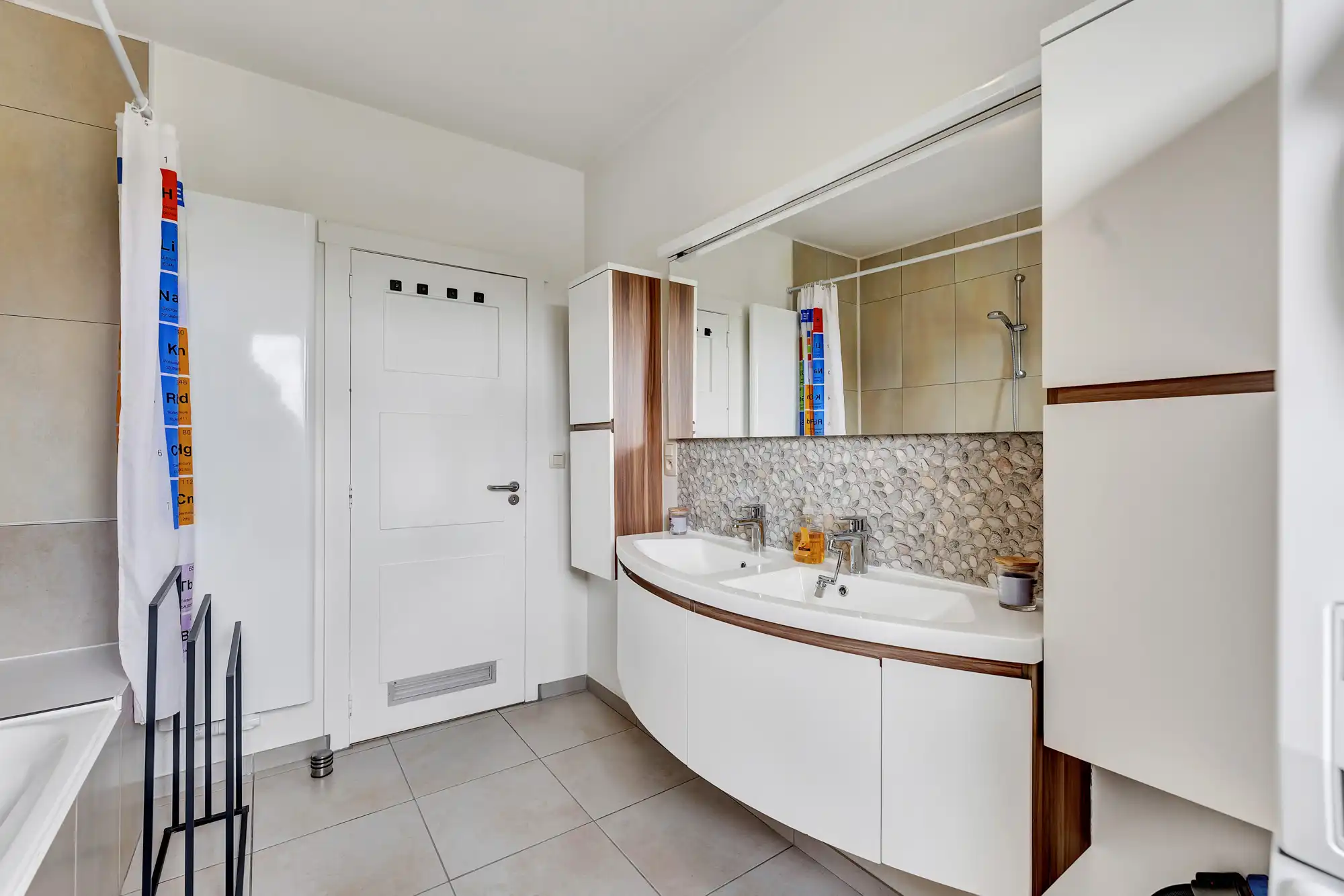 Gerenoveerd penthouse te koop met ruim terras foto 14