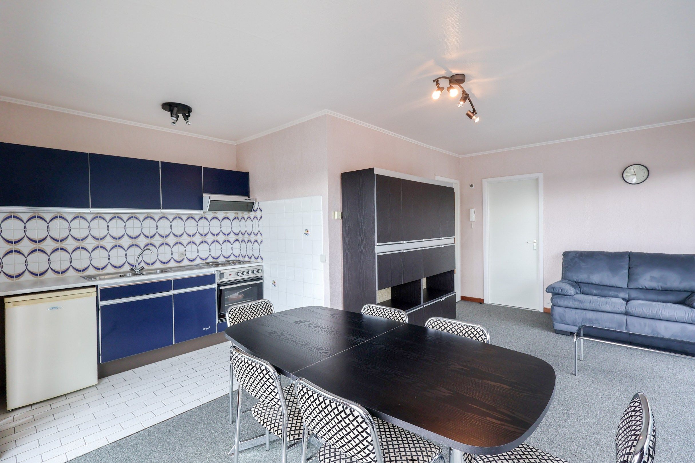 Zonnig appartement met 1 slaapkamer op de Zeedijk van Oostduinkerke foto 4