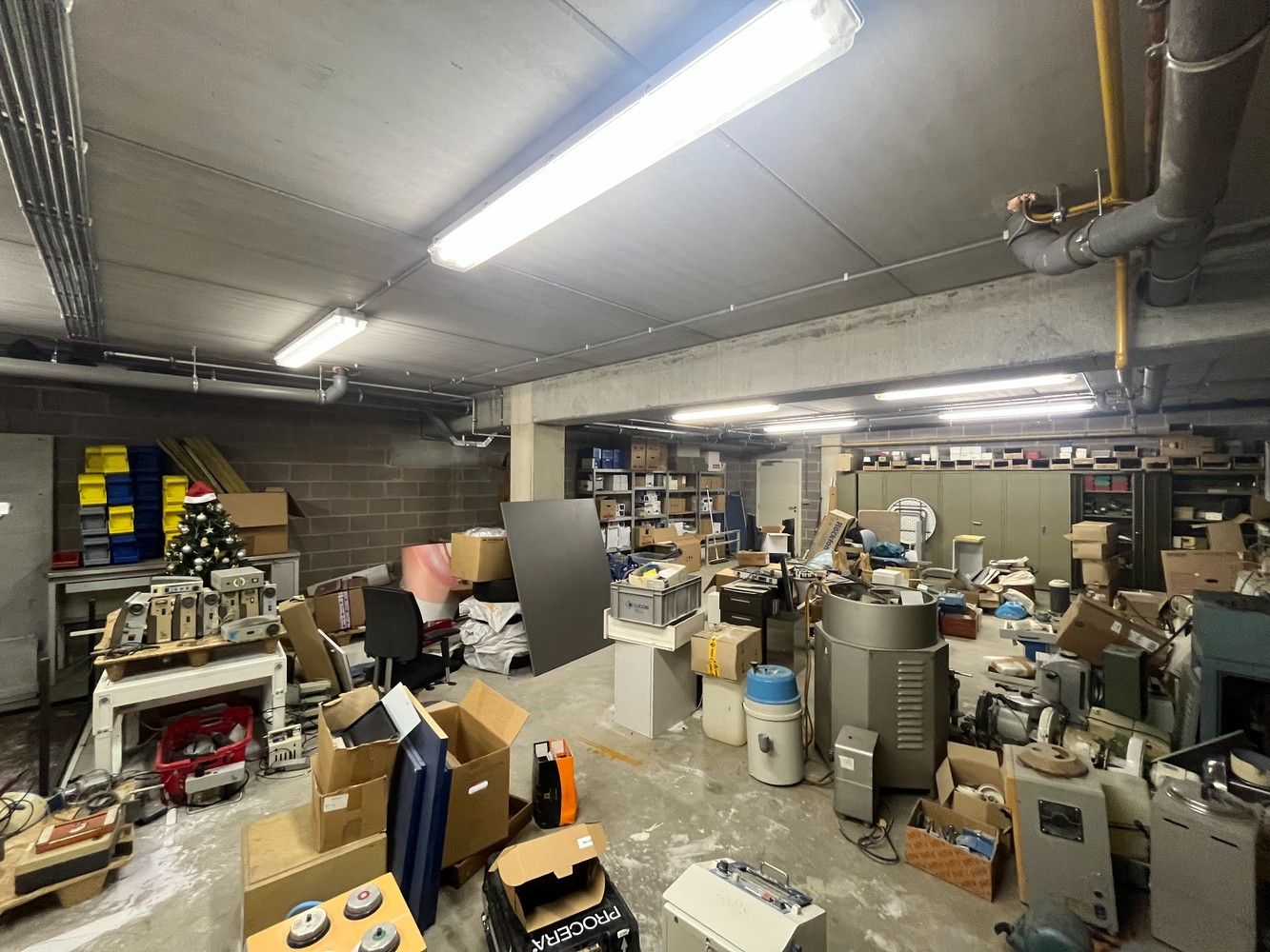 440 m² kantoor + 8 parkings foto 33