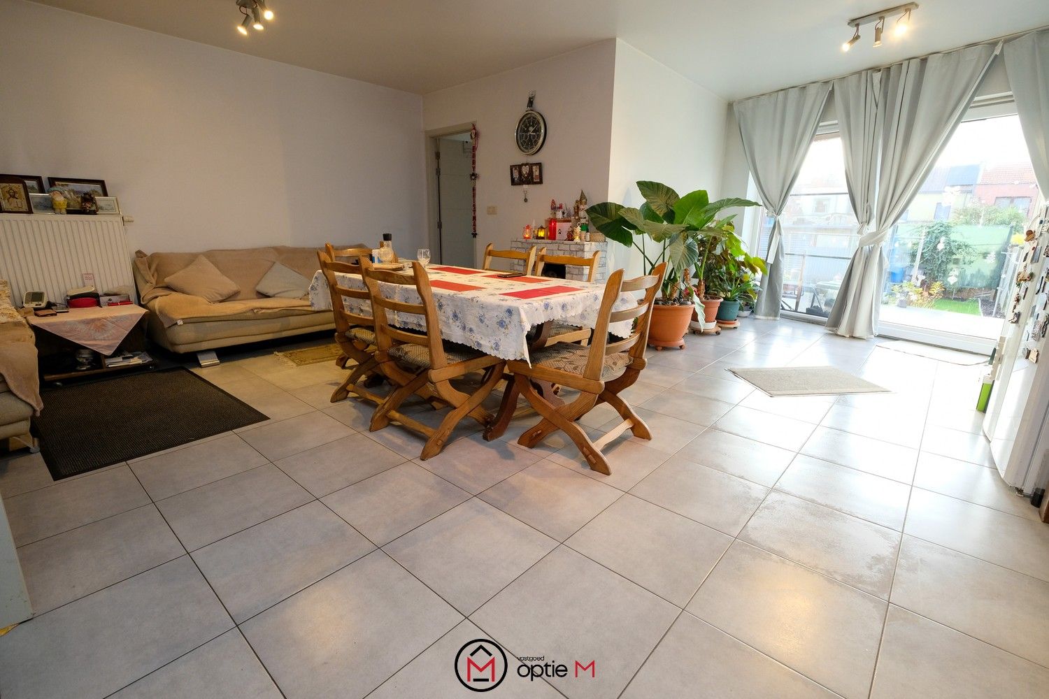 Centraal gelegen appartement met 2 slpks, terras en tuin foto 3