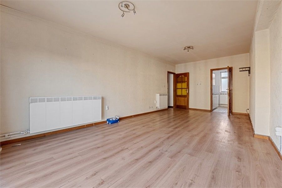 OP TE FRISSEN APPARTEMENT IN HET CENTRUM VAN SINT-TRUIDEN foto 9