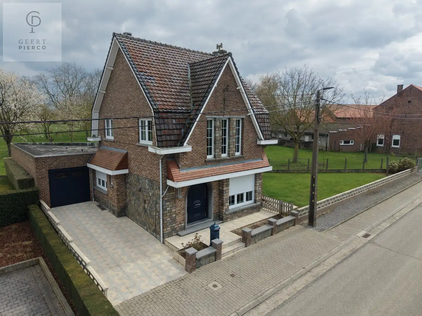 Charmante woning te Neerhespen foto 42