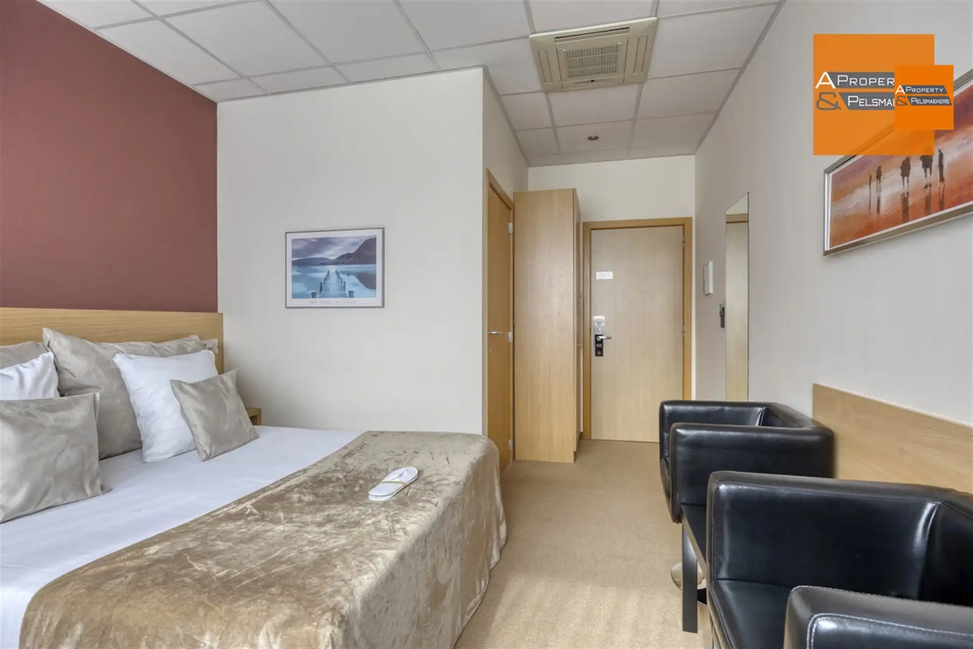 Hotel met 24 kamers foto 12