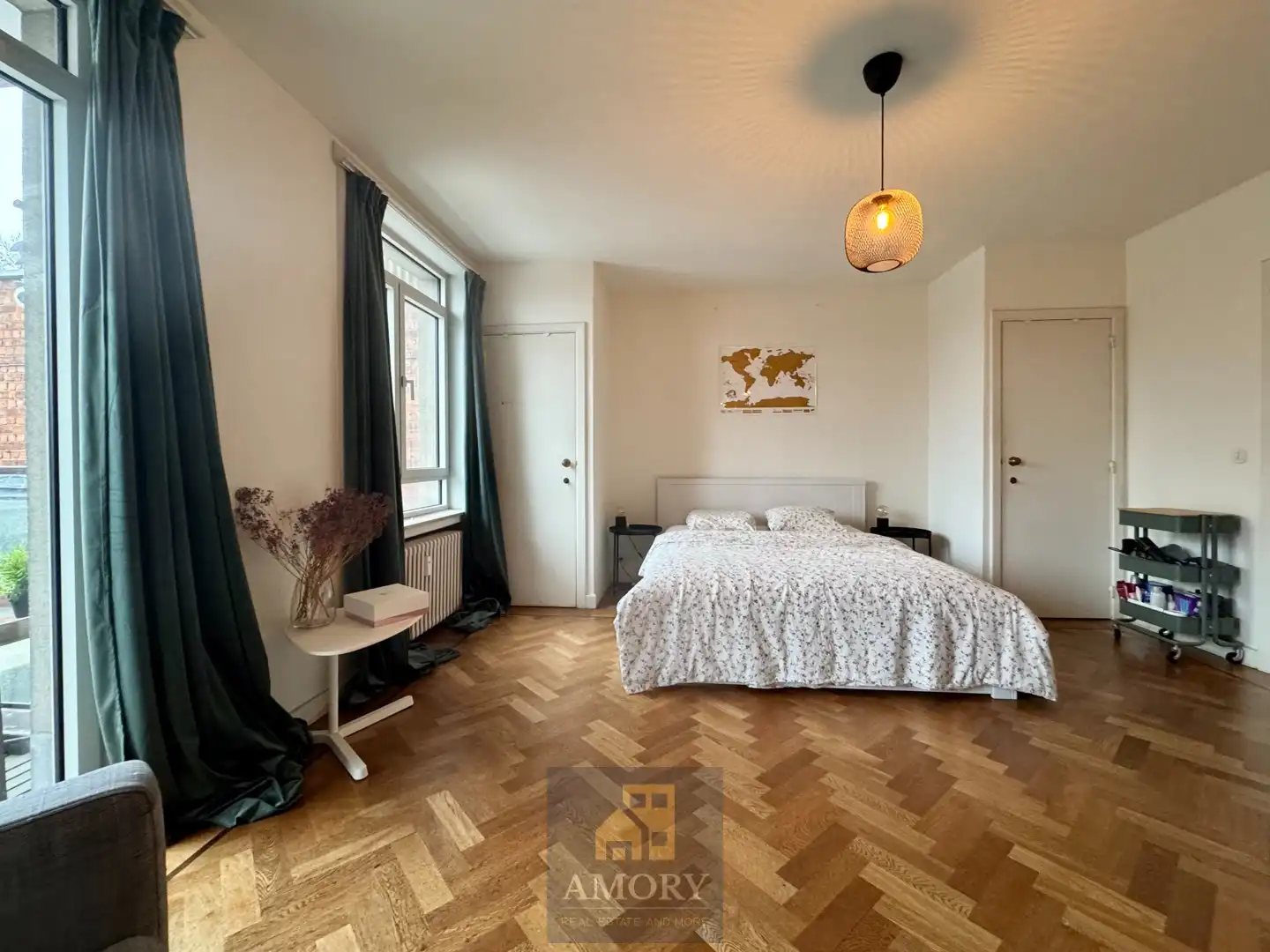 Ruim, charmant 2 slpk-app met terras nabij Gent St. Pieters + GARAGE foto 8