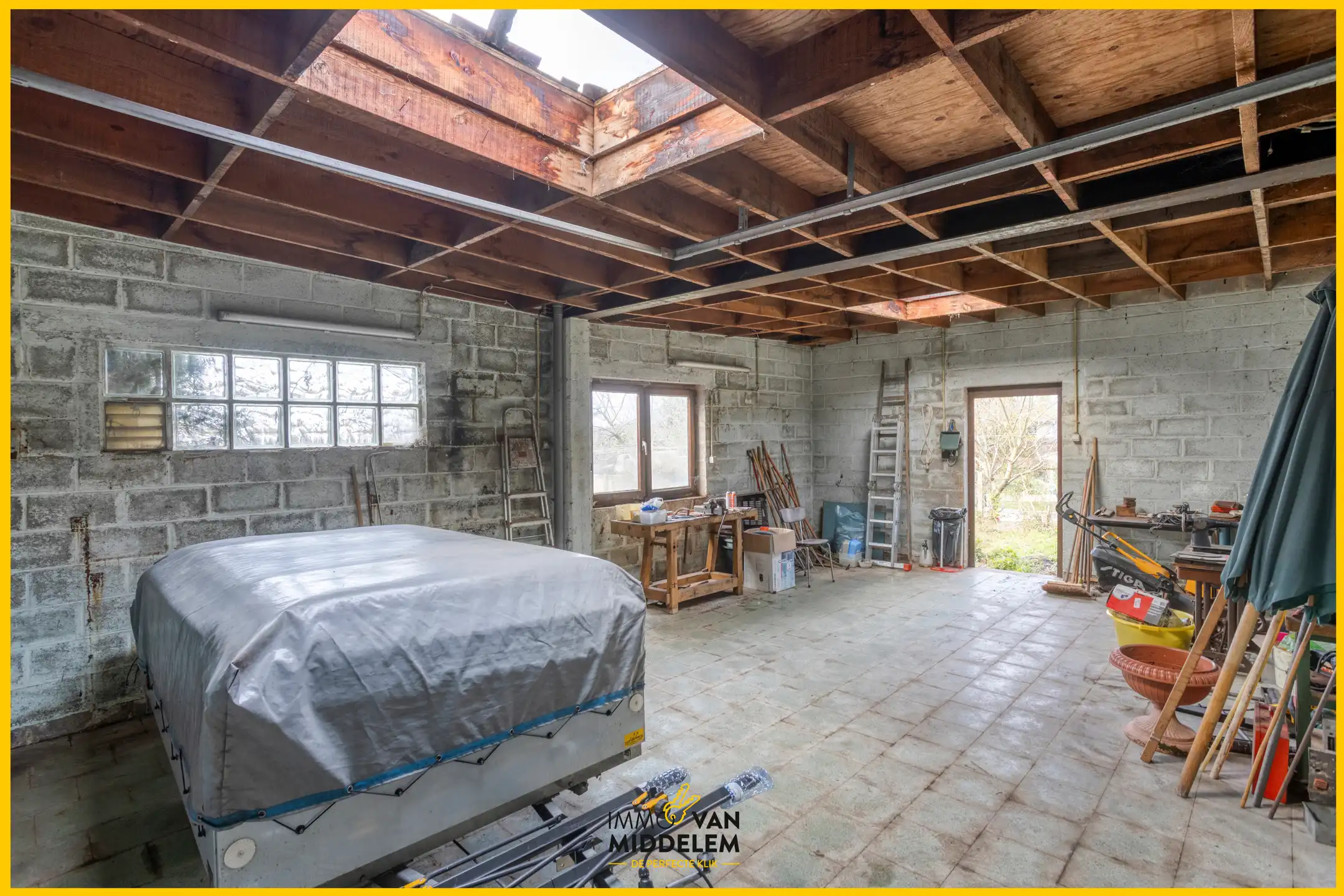 DEELS TE RENOVEREN WONING MET 4 SLPK, TERRAS, TUIN EN GARAGE foto 20