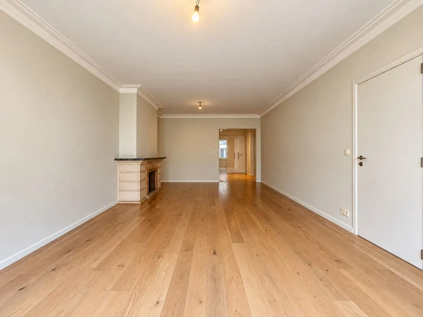 Ruim 2-slaapkamer appartement nabij Gent-Sint-Pieters foto 4