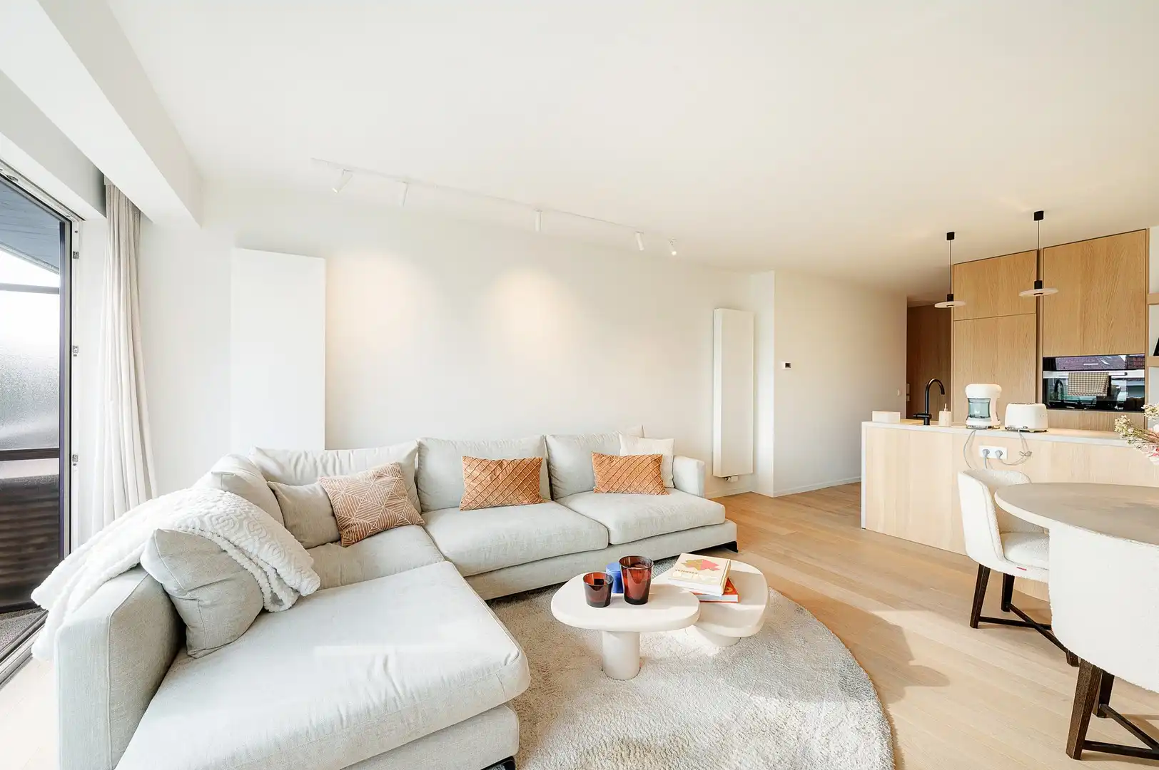 Mooi vernieuwd appartement met open uitzicht en 3 slaapkamers. foto 2