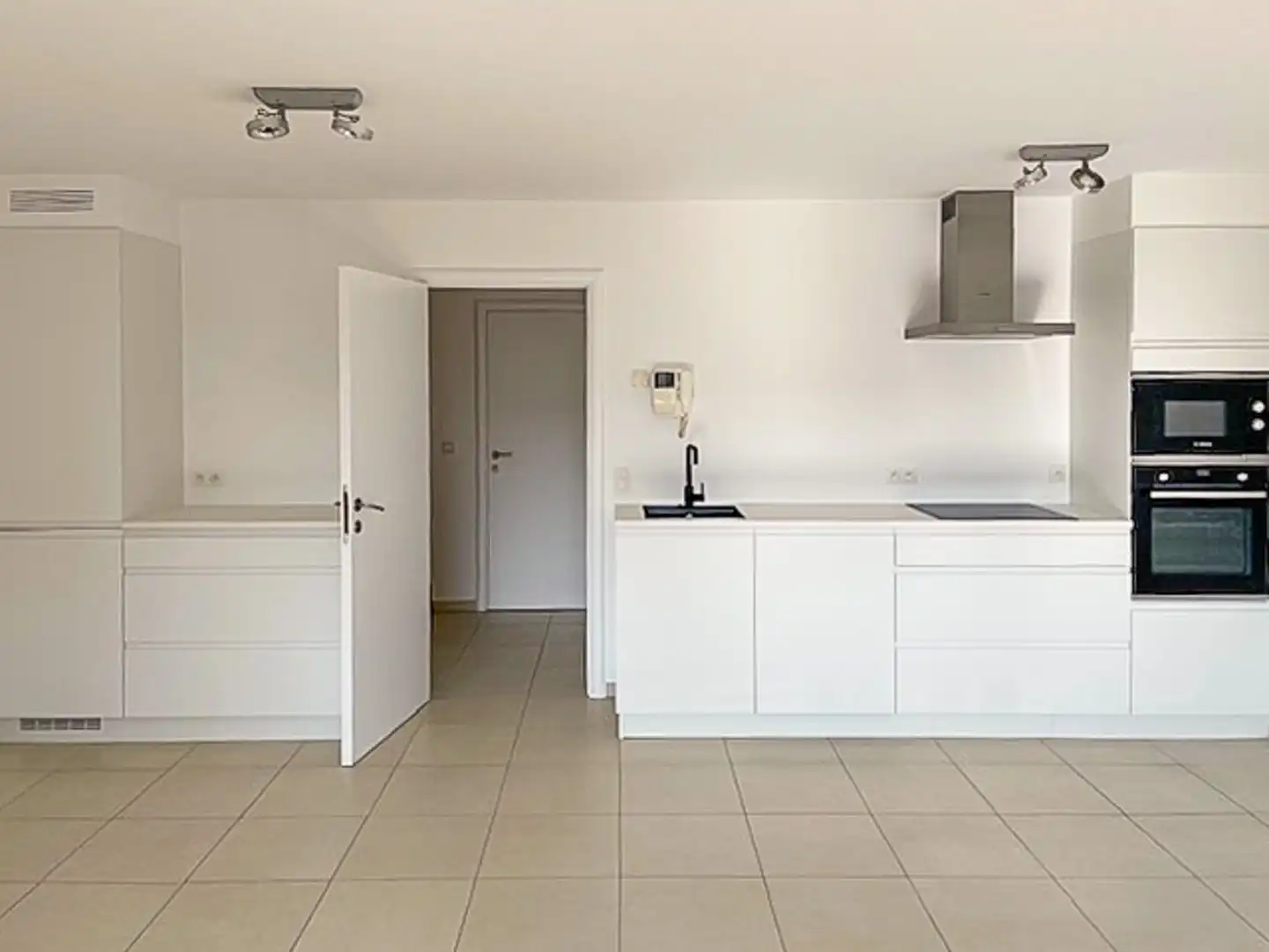 Instapklaar duplexappartement met terras nabij centrum Oostende foto 7