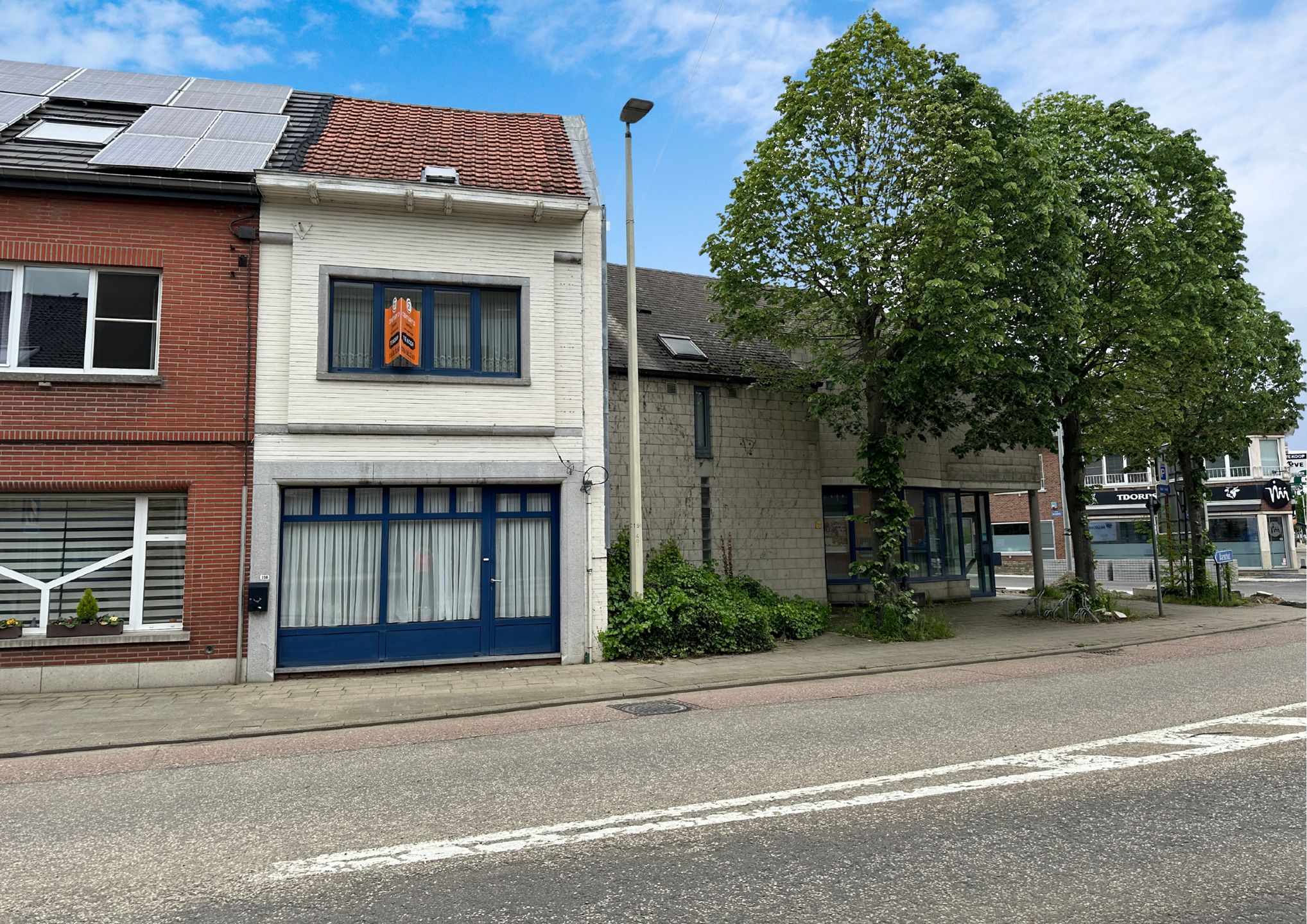 Goed gelegen woning met veel potentieel en tuintje foto 2