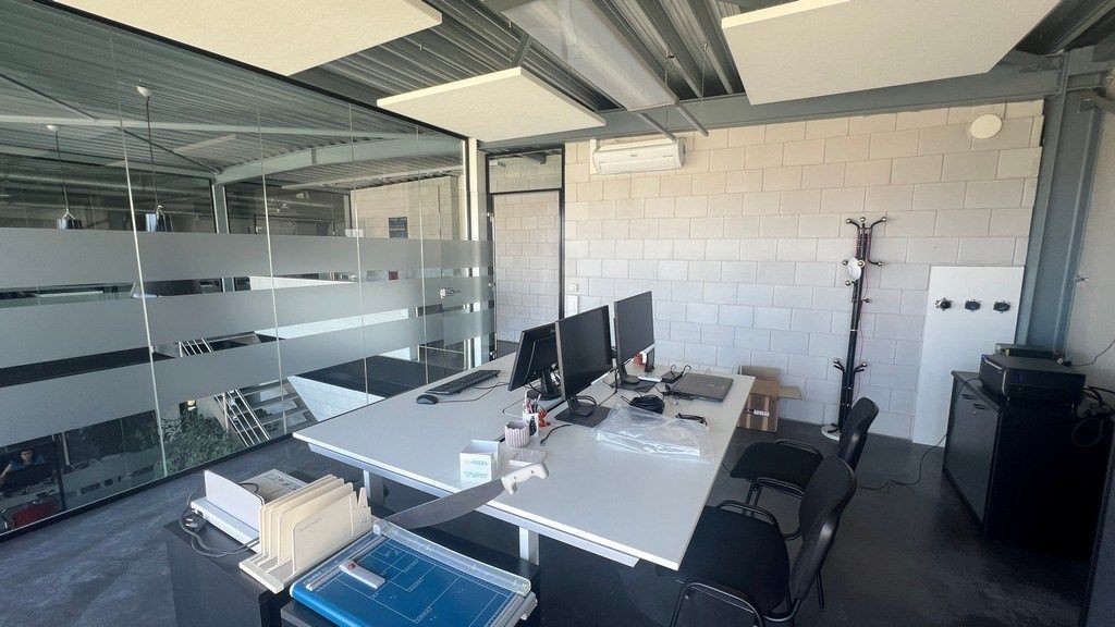 Bedrijfspand met appartement te koop nabij N47 in Lebbeke foto 3