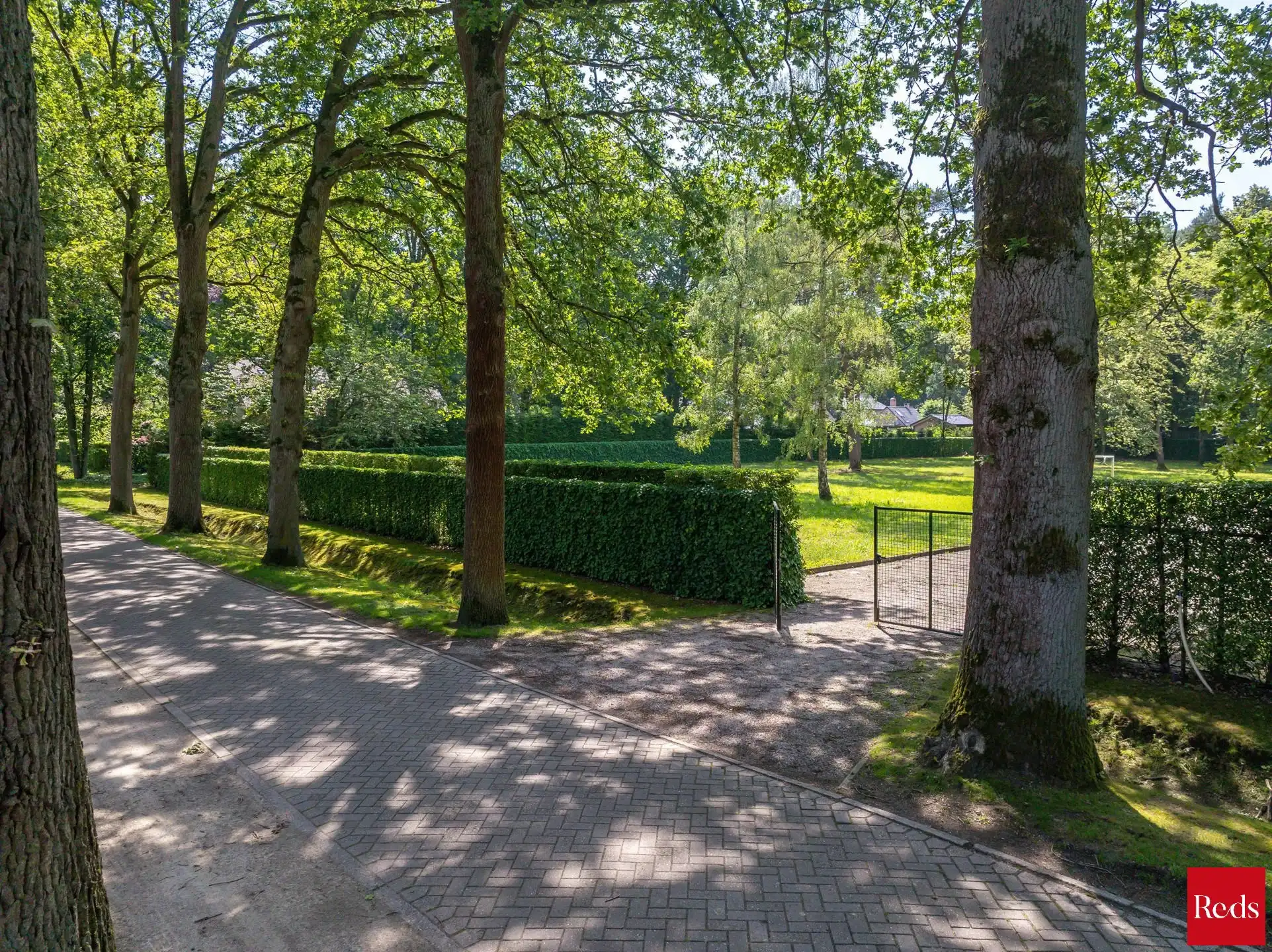  Uitzonderlijke ZW bouwgrond van 4.053 m² op toplocatie! foto {{pictureIndex}}