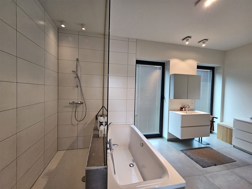 prachtig afgewerkte woning foto 20