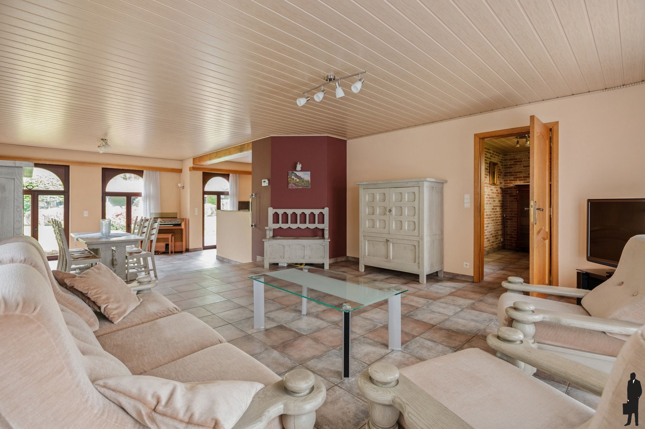 Provençaalse gelijkvloers villa op prachtig perceel van ca. 2.316 m² op de grens met Schilde. foto 4