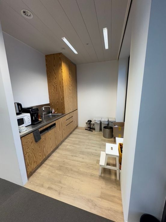 Kantoorruimte te huur op 't Eilandje! foto 4
