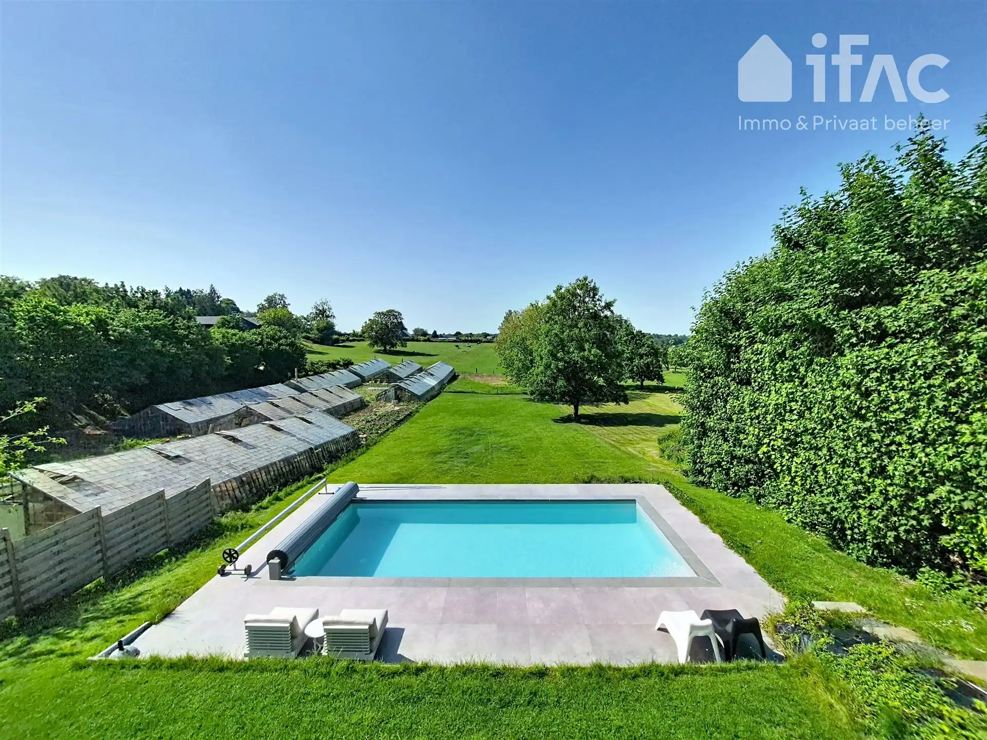 Unieke moderne split-levelvilla met zwembad op 17a83ca foto 17