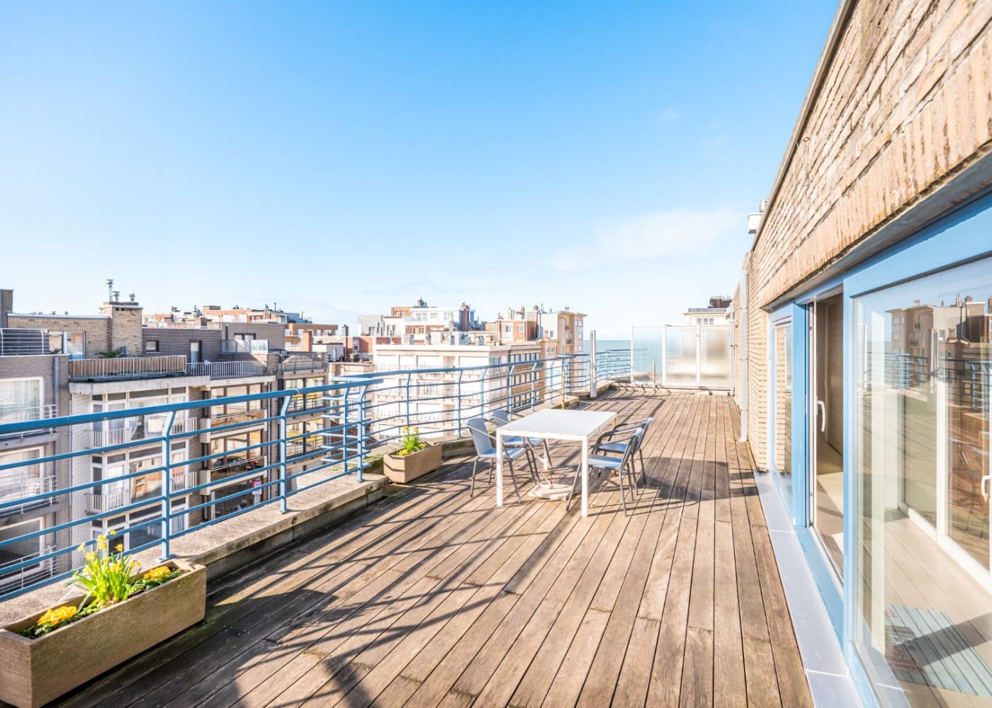 Penthouse met 2 slaapkamers en ruim zonneterras vlakbij zee foto {{pictureIndex}}