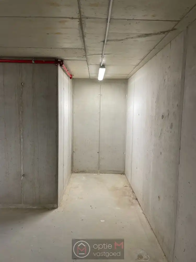 CENTRAAL GELEGEN PARKEERBOX foto 3