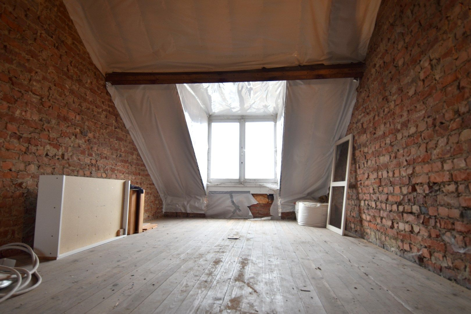 Charmante stadswoning met polyvalente ruimte (48,5 m²) en westgericht terras in hartje Kortrijk foto 12