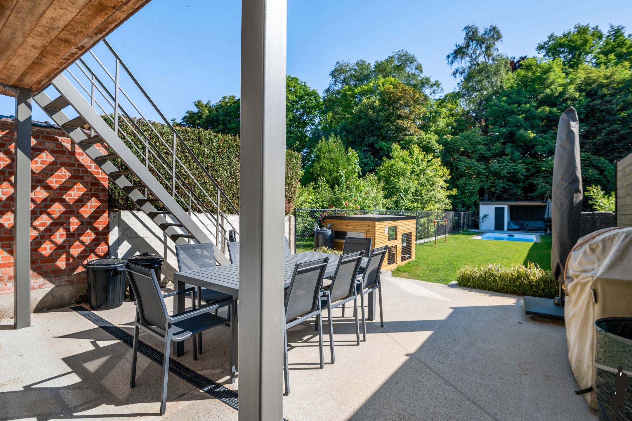 Welgelegen gerenoveerde woning met 3 slpks, 2 badks en tuin foto 11