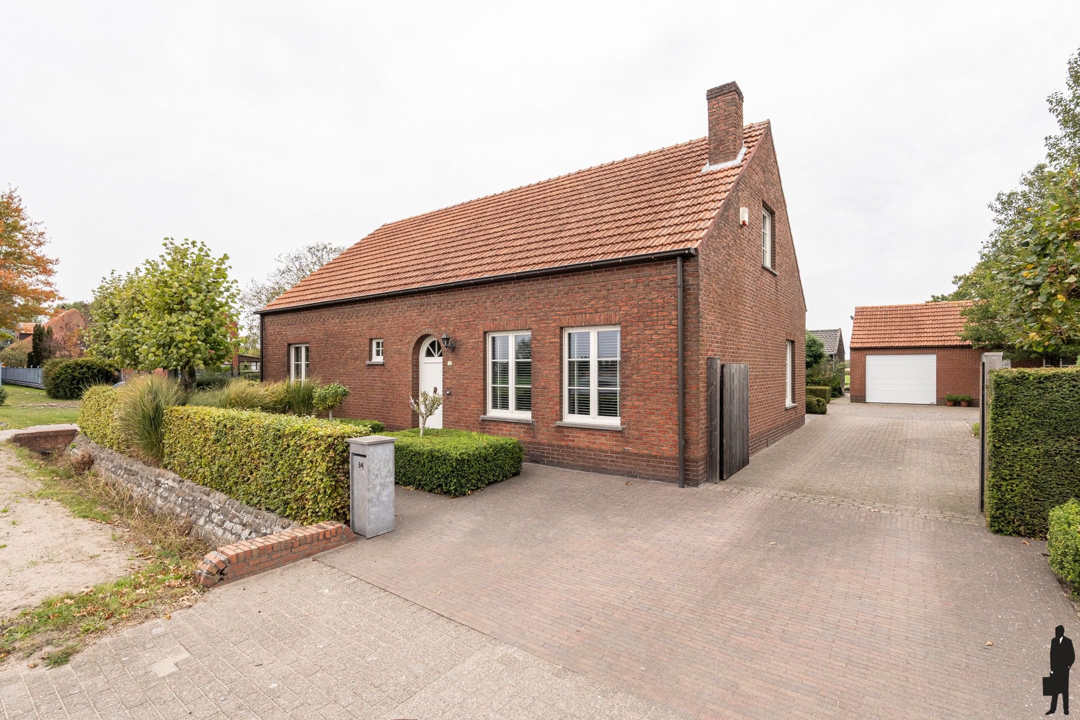 Landelijke woning met 3 slpk. en vrij uitzicht op een perceel van ca. 3.400 m² foto 2