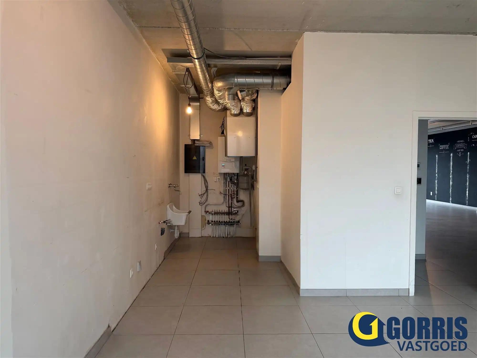 Ruim handelspand in hartje Heist-op-den-Berg foto 7