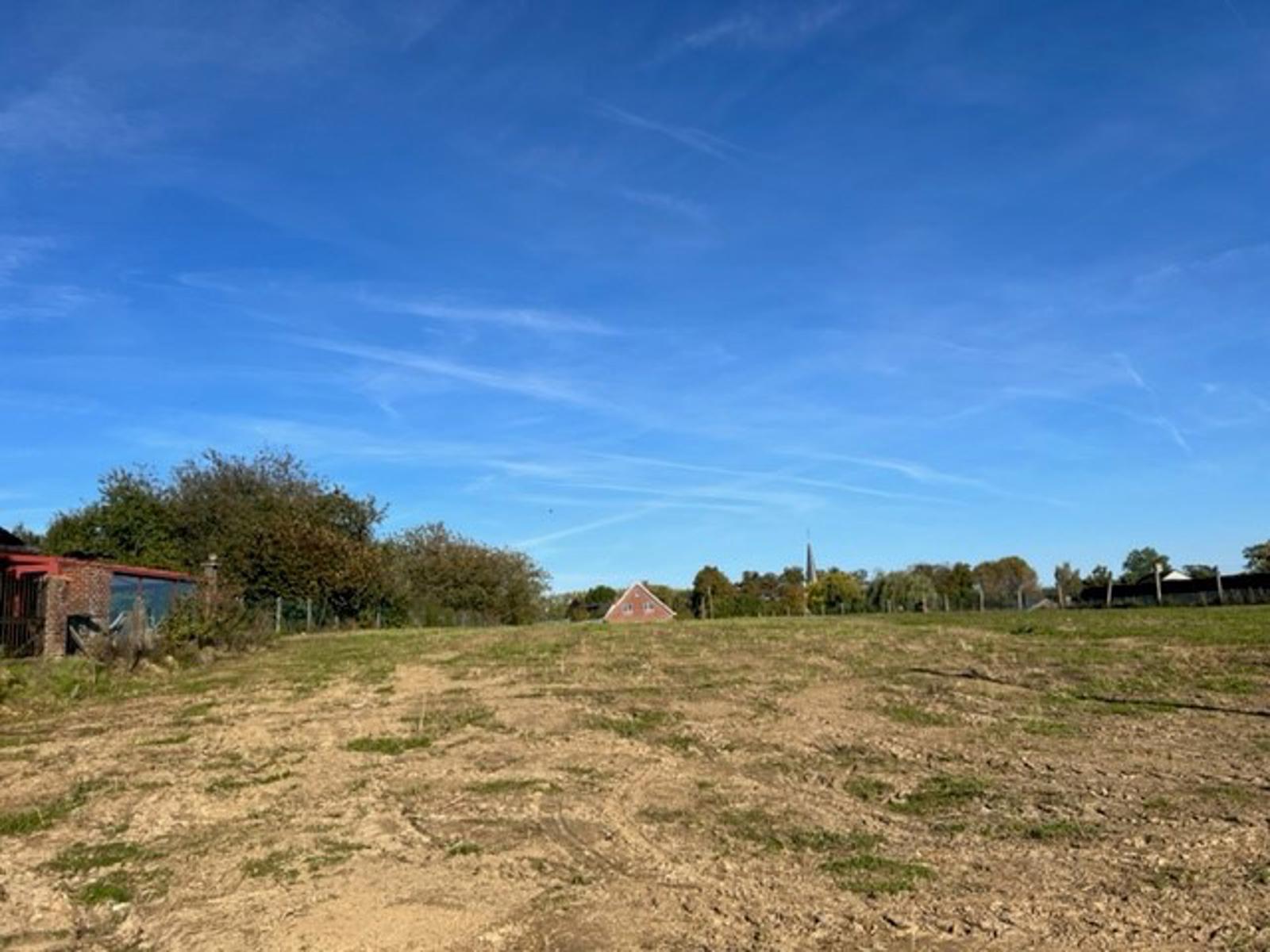 Uniek gelegen bouwgrond voor open bebouwing foto 4