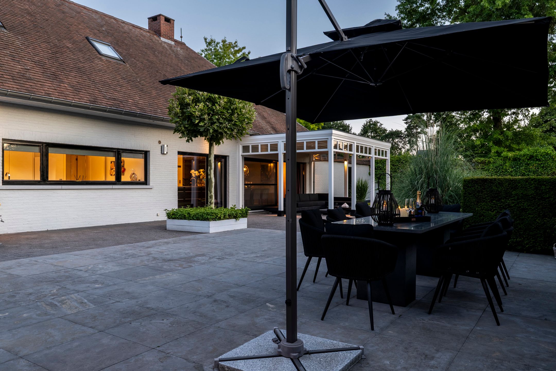 Tijdloze villa op perceel van ca. 1287 m².  foto 30