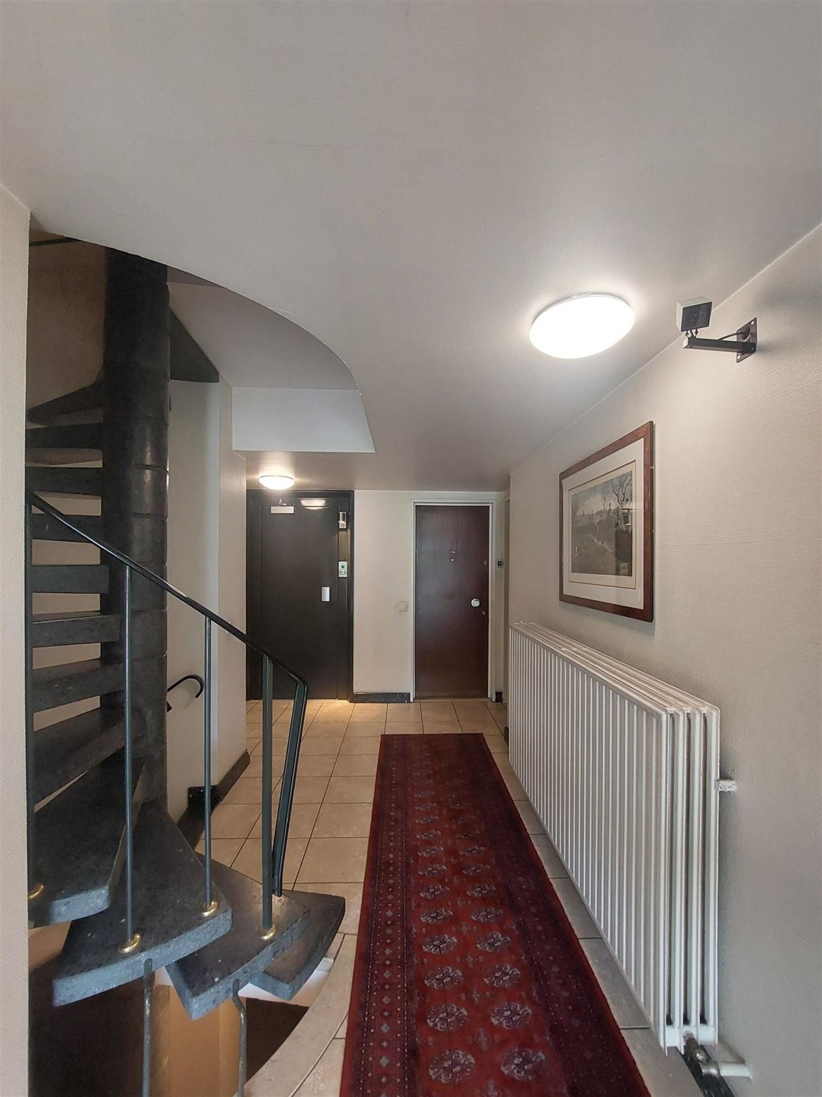 Volledig gerenoveerd appartement met 2 slpks en terras foto 16
