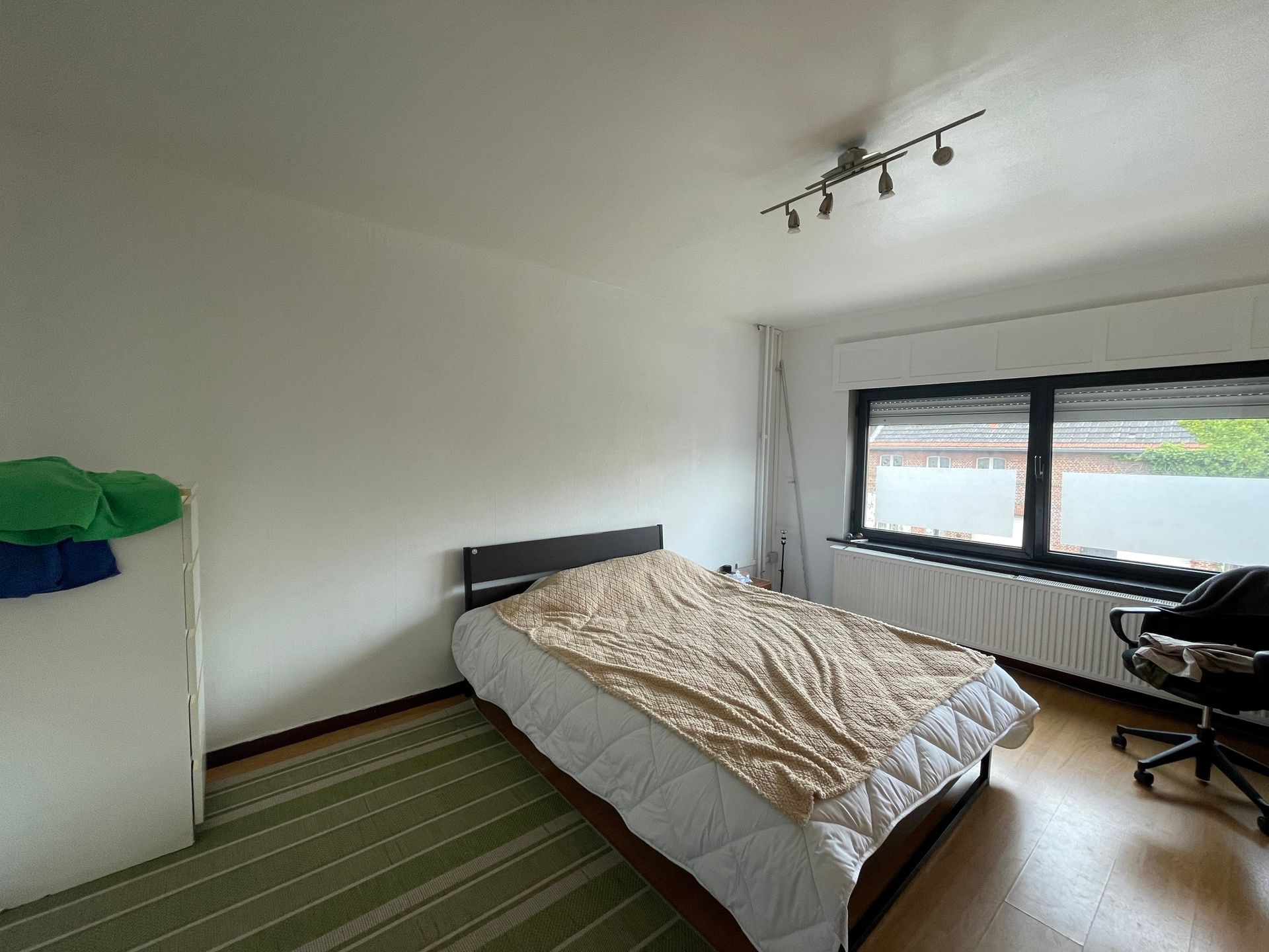 Te renoveren woning (vergunning voor 3 appartementen) foto 9