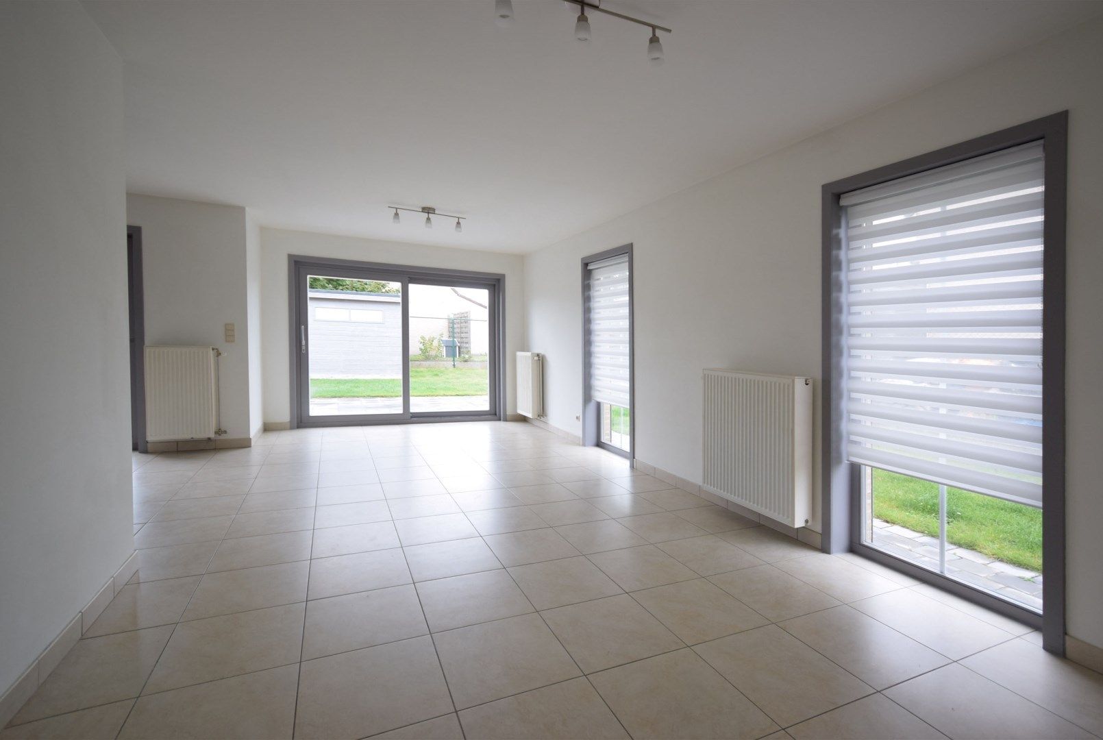 RECENT HALFOPEN WONING OP TOPLOCATIE  foto 2