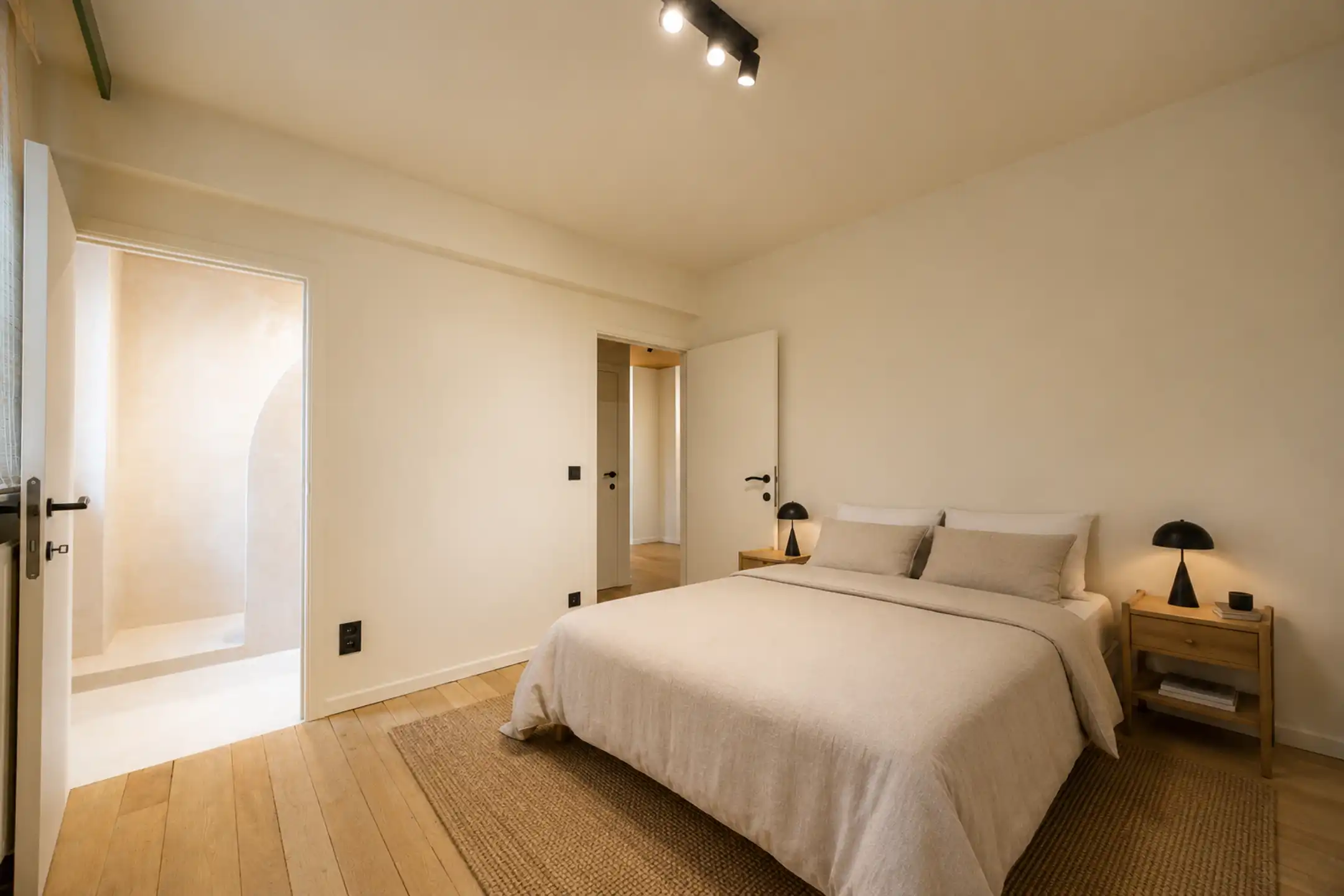 ANTWERPEN - Instapklaar twee slaapkamer appartement  foto 4