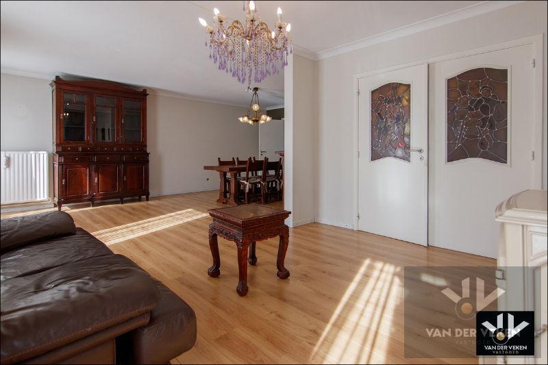 Ruim en zeer goed onderhouden triplex met veel mogelijkheden op goed bereikbare locatie in het gezellige Diepenbeek foto 6