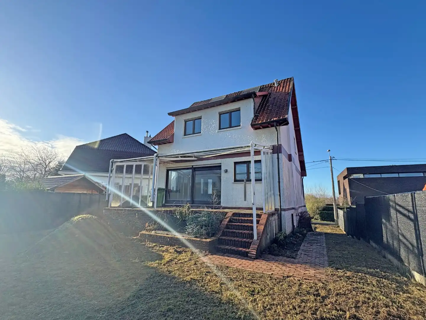 Te renoveren woning met veel potentieel en topligging! foto 7