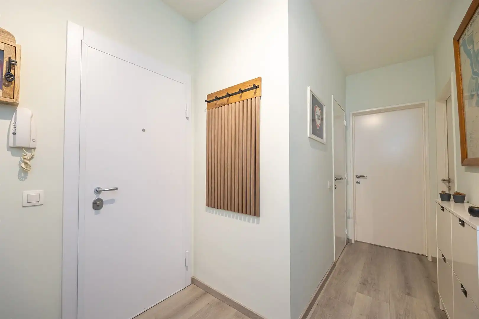 Lichtrijk appartement met 2 slaapkamers, terras en garage foto 13