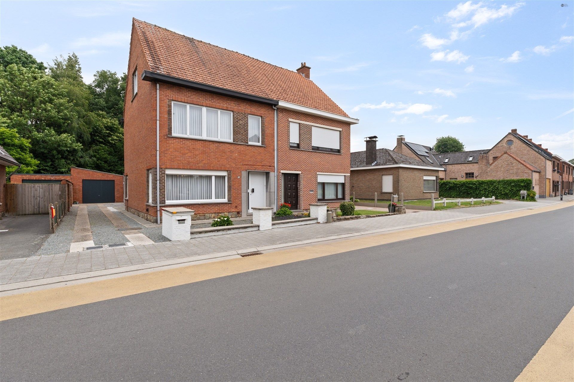 Hoofdfoto van de publicatie: Half open bebouwing op 356m²