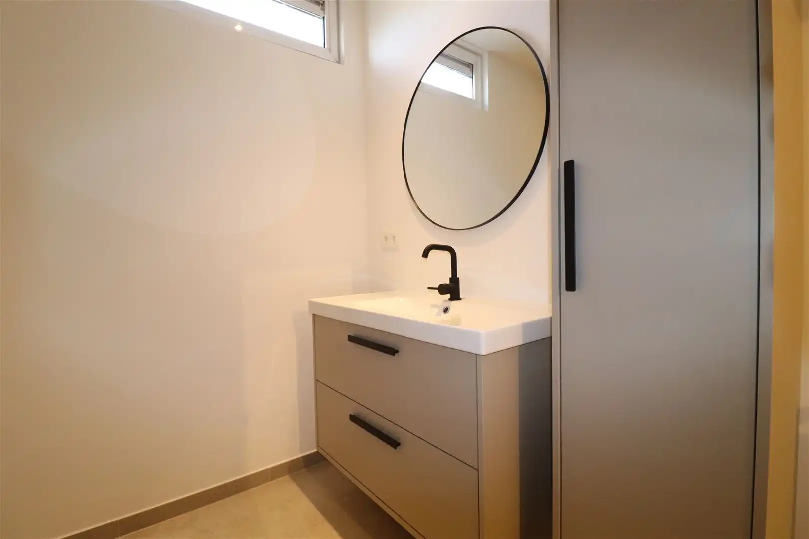 Gerenoveerd één slaapkamer appartement op centrale locatie foto 12