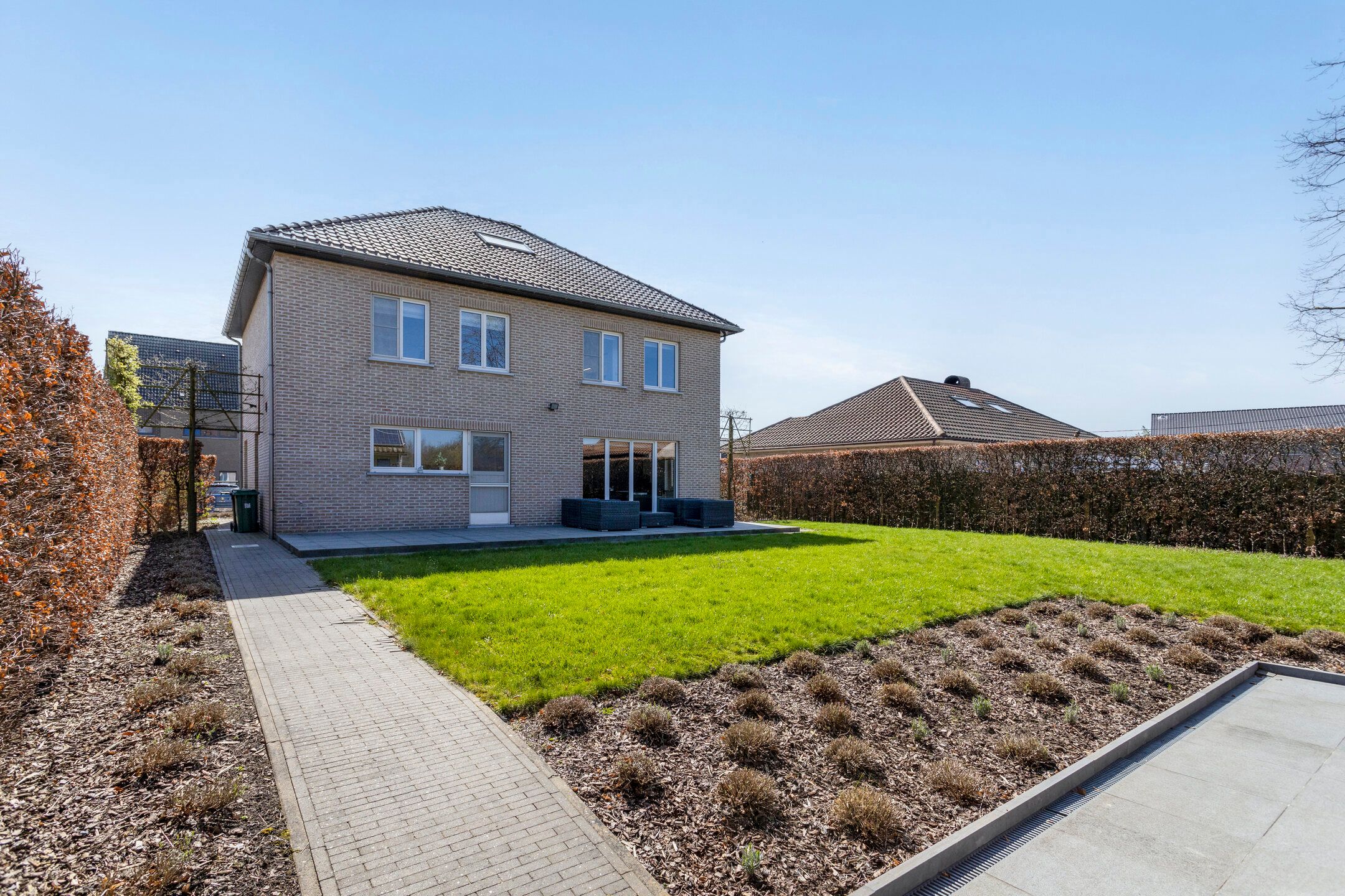 Riante villa met bijgebouw op uitstekende locatie foto 17