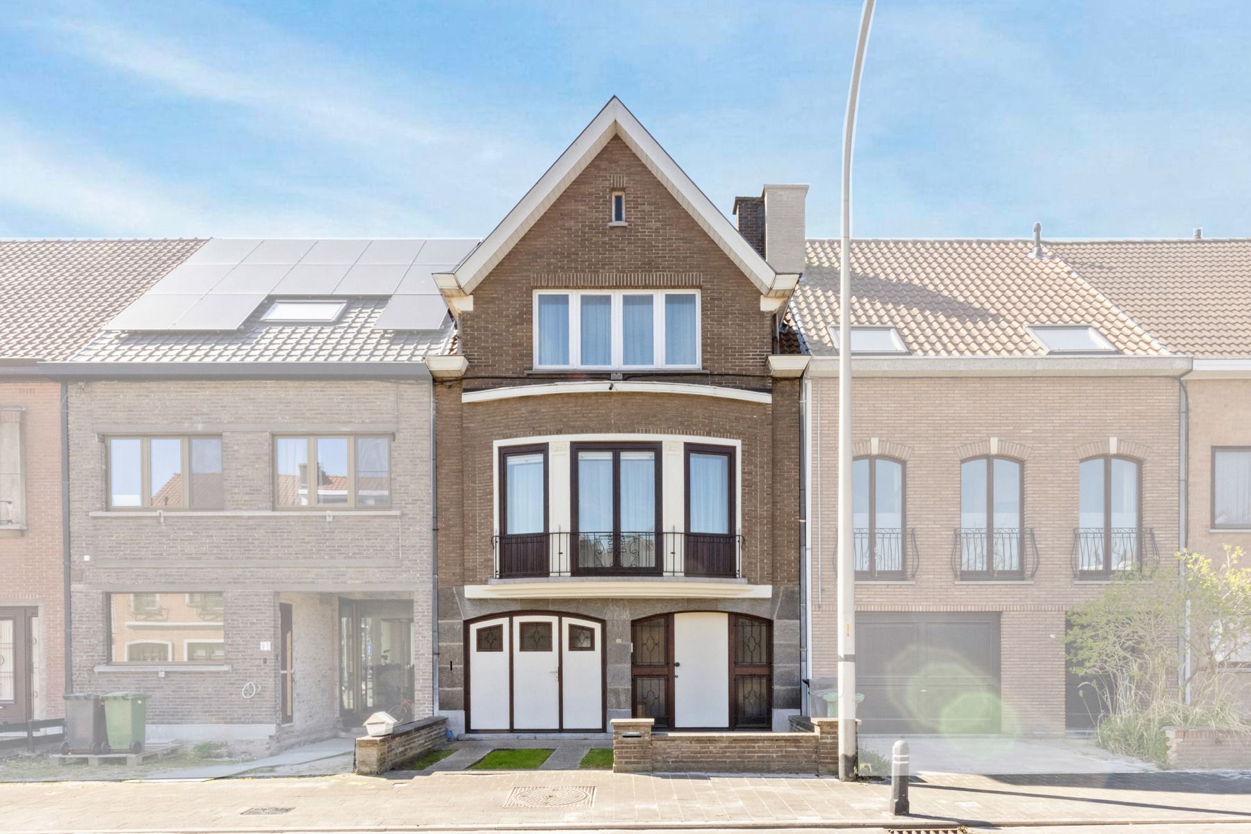 Hoofdfoto van de publicatie: Ruime woning met karakter in hartje Gentbrugge!