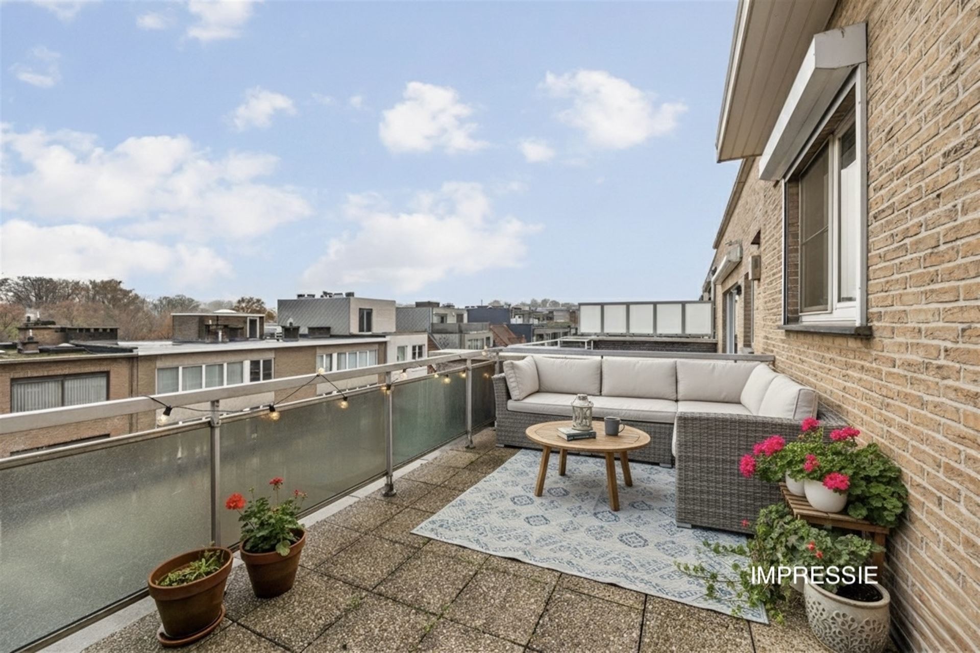 Instapklaar Dakappartement met 2 Ruime Terrassen foto 8